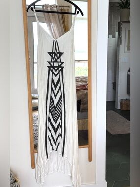 Billabong White Maxi Dress with Bold Black Geometric Print and adjustable straps